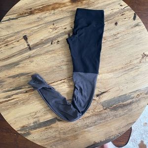 Like new Alo pants worn once or twice! Great condition. Cool black and grey.